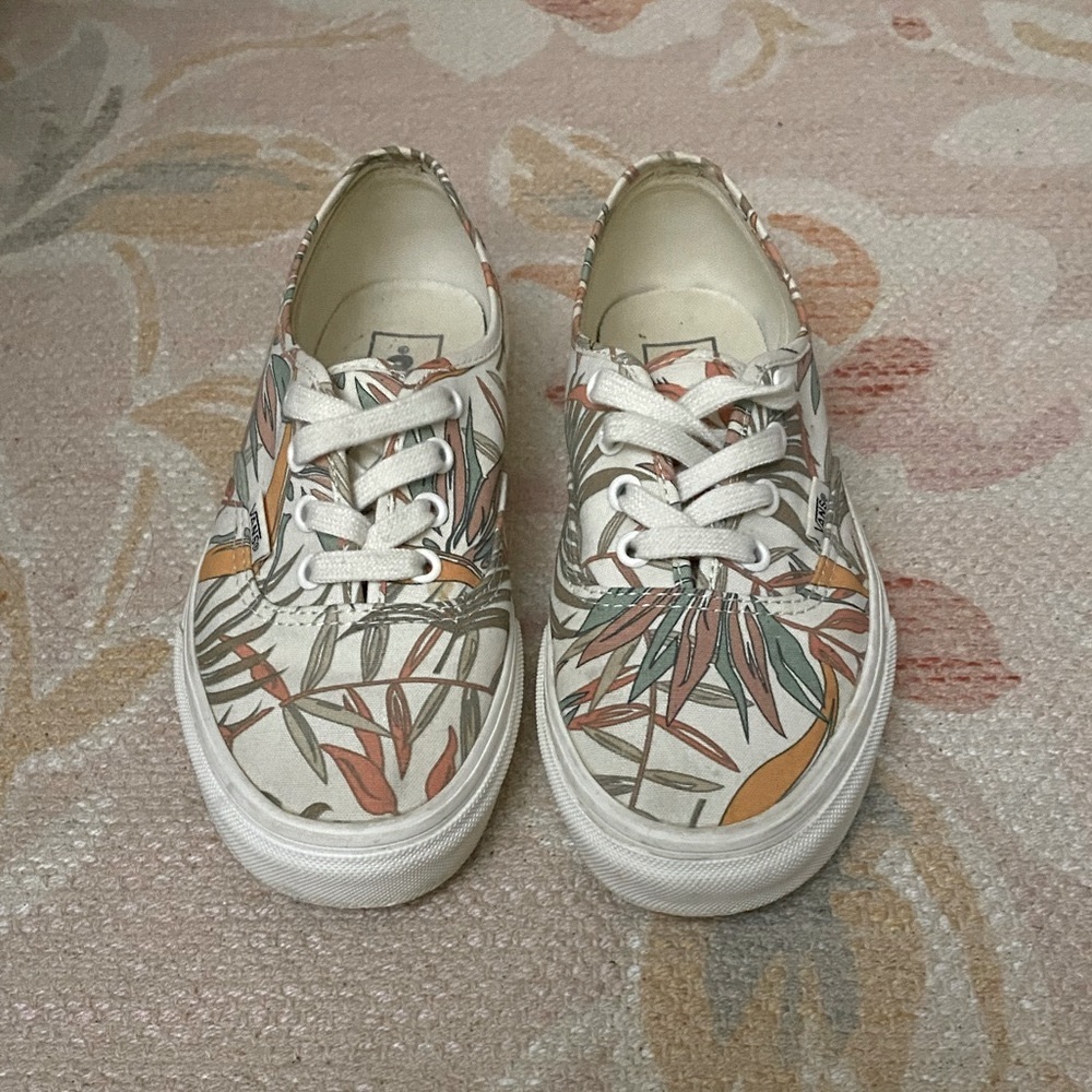 Vans - Picture 3 of 14